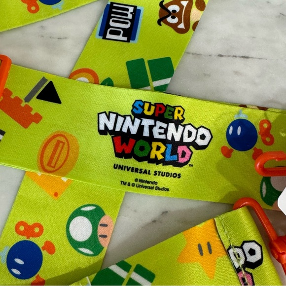 Super Nintendo World Strap - Picture 2 of 3